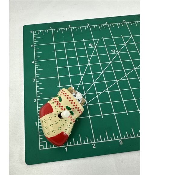 Hallmark Kitten in Stocking Brooch 1990 Christmas Holiday Pin‎ Collectible - Picture 7 of 8
